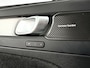 Volvo XC40 B4 Plus Dark Modeljaar 2026 | Parkeercamera | Harman Kardon | Stoel- en Stuurverwarming | Trekhaak