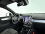 Volvo XC40 B4 Plus Dark Modeljaar 2026 | Parkeercamera | Harman Kardon | Stoel- en Stuurverwarming | Trekhaak