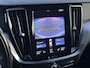 Volvo V60 2.0 B3 Business Pro | Adaptive cruise control | Stoel- en stuurverwarming | Parkeersensoren voor + achter | Achteruitrijcamera | Voorruitverwarming | Dode hoek detectie BLIS | 17" velgen |