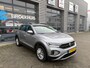 Volkswagen T-Roc 1.0 TSI 95 pk Life | Airco | Parkeersensoren | Apple Carplay |