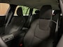 Volvo V60 B3 Aut. Business Edition Stoel en Stuurwielverwarming | Parkeercamera | Parkeersensoren voor+achter | 17 Inch | Cruise Control | Climate Control L+R | DAB Radio | Apple Carplay/Android Auto | Volvo On Call met mobiele App functie |