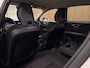 Volvo V60 B3 Aut. Business Edition Stoel en Stuurwielverwarming | Parkeercamera | Parkeersensoren voor+achter | 17 Inch | Cruise Control | Climate Control L+R | DAB Radio | Apple Carplay/Android Auto | Volvo On Call met mobiele App functie |