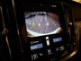 Volvo V60 B3 Aut. Business Edition Stoel en Stuurwielverwarming | Parkeercamera | Parkeersensoren voor+achter | 17 Inch | Cruise Control | Climate Control L+R | DAB Radio | Apple Carplay/Android Auto | Volvo On Call met mobiele App functie |
