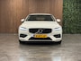 Volvo V60 B3 Aut. Business Edition Stoel en Stuurwielverwarming | Parkeercamera | Parkeersensoren voor+achter | 17 Inch | Cruise Control | Climate Control L+R | DAB Radio | Apple Carplay/Android Auto | Volvo On Call met mobiele App functie |