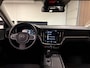Volvo V60 B3 Aut. Business Edition Stoel en Stuurwielverwarming | Parkeercamera | Parkeersensoren voor+achter | 17 Inch | Cruise Control | Climate Control L+R | DAB Radio | Apple Carplay/Android Auto | Volvo On Call met mobiele App functie |