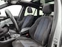 BMW X1 sDrive18i High Executive | AUTOMAAT | PANORAMADAK | HEAD-UP DISPLAY | STOELVERWARMING | ACHTERUITRIJCAMERA | TREKHAAK | ELEKTRISCHE ACHTERKLEP |