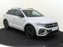 Volkswagen T-Roc 1.0 TSI R-Line | Achteruitrijcamera | Parkeerassistent | Black style | Digital cockpit Pro | Adaptieve cruise control | Navigatie | CarPlay |