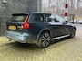 Volvo V60 Cross Country B5 AWD Pro | Massage | Head-Up | Panoramadak | ACC | Trekhaak | BLIS