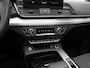 Audi Q5 50 TFSI e 299 pk S-tronic S-Line | Panoramadak | Trekhaak | 360 camera | Elektr. verstelbare stoelen | Side Assist | Afgevlakt sportstuur