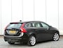 Volvo V60 T2 AUT Momentum Trekhaak / Xenon / Navi / Cruise control