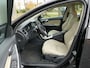 Volvo V60 T2 AUT Momentum Trekhaak / Xenon / Navi / Cruise control