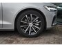 Volvo V60 2.0 T6 Plug-in hybrid AWD Plus Dark | 2.000 kg trekgewicht! | Sportstoelen elektrisch verstelbaar | Lederen bekleding | Google services| Adaptieve Cruise controle | BLIS | harman/ kardon audio