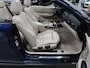 BMW 2-Serie Cabrio 220i Sport Automaat Airco-ecc Trekhaak afneembaar Navigatie Sportstoelen Leer Beige Diepzeeblauw Sportvelgen 17 in Nieuwstaat