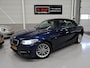 BMW 2-Serie Cabrio 220i Sport Automaat Airco-ecc Trekhaak afneembaar Navigatie Sportstoelen Leer Beige Diepzeeblauw Sportvelgen 17 in Nieuwstaat
