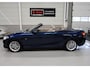 BMW 2-Serie Cabrio 220i Sport Automaat Airco-ecc Trekhaak afneembaar Navigatie Sportstoelen Leer Beige Diepzeeblauw Sportvelgen 17 in Nieuwstaat