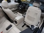 BMW 2-Serie Cabrio 220i Sport Automaat Airco-ecc Trekhaak afneembaar Navigatie Sportstoelen Leer Beige Diepzeeblauw Sportvelgen 17 in Nieuwstaat