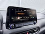 Hyundai Kona 1.6 GDI HEV 141pk DCT Premium | Stoelkoeling | Stoel/Stuurwielverwarming | HUD | Krell | Trekhaak |