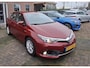 Toyota Auris 1.8 Hybrid Energy Plus. Dealer onderhouden, zeer netjes en luxe. O.a. stoelverw, camera, navi, afn.trekhaak, etc.
