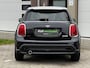 MINI Cooper Mini 1.5 Classic Chili Turbo 136 PK 5 Deurs / Airco / Navigatie / Apple CarPlay / 16" 5 Spoke Velg / Sport Int / Park Sensors / 1e Eigenaar!