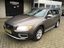 Volvo XC70 2.4 D5 Summum / LEDER / NAVI / TREKHAAK / FRISSE AUTO