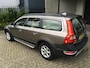 Volvo XC70 2.4 D5 Summum / LEDER / NAVI / TREKHAAK / FRISSE AUTO
