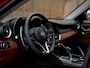 Alfa Romeo Giulia 2.0T Q2 | Race-mode | Rosso Competizione | Veloce stoelen | Harman/Kardon | Orig. NL
