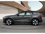 Volvo XC60 2.0 T6 Plug-in hybrid AWD Ultra Dark | Trekhaak | PDC V+A en 360 camera | BLIS | Panoramadak | Stoel + Stuurverwarming | Keyless Entry + Start |