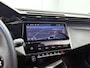 Peugeot 308 SW Allure Pack Business 130pk Automaat | Navigatie | Achteruitrijcamera | Adaptieve Cruise Control | Climate Control | Parkeersensoren v+a | Keyless | Dodehoeksensor | Led koplampen | Draadloze Apple Carplay / Android Auto | Digitaal instrumentenpaneel | Donker getint glas | 17" lichtmetalen velgen |