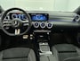 Mercedes-Benz A-klasse 250 e Business Solution AMG | AMG Line Plus pakket | Panoramaschuifdak | Smartphone-integratie | Head-up Display | Memorypakket voorstoelen | Nightpakket | 19 inch AMG velgen | MULTIBEAM LED |