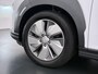 Hyundai Kona Electric EV Premium 64 kWh SOH 100% | 3-FASE | WARMTEPOMP | LEDER | STOEL VERWARM, VENTILATIE | CAMERA | RIJKLAAR INCL. 12 MND BOVAG GARANTIE