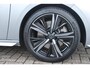 Peugeot 308 SW 1.6 Plug-in Hybrid 180PK GT | PANORAMISCH SCHUIF/KANTEL DAK | TREKHAAK | ALCANTARA BEKLEDING MET EEN ELEKTRISCH BEDIENBARE BESTUURDERSSTOEL | 18" LICHTMETALEN VELGEN "PORTLAND" | FOCAL AUDIO SYSTEM | STOEL/STUUR VERWARMING | NAVIGATIE | DRAADLOZE APPLE CARPLAY/ANDROID AUTO | DRAADLOZE TELEFOONLADER | PARKEERSENSOREN VOOR + ACHTER | ACHTERUITRIJ CAMERA | ELEKTRISCH BEDIENBARE ACHTERKLEP |