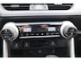 Toyota RAV4 2.5 HYBRID AWD STYLE APPLE/ANDROID LEDER STOEL/STUUR/VOORRUITVERWARM. ELEK. ACHTERKLEP. 1650KG-TREK. CAMERA P-SENSOREN KEYLESS