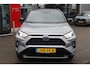 Toyota RAV4 2.5 HYBRID AWD STYLE APPLE/ANDROID LEDER STOEL/STUUR/VOORRUITVERWARM. ELEK. ACHTERKLEP. 1650KG-TREK. CAMERA P-SENSOREN KEYLESS