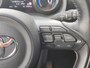 Toyota Yaris 1.5 HYBRID EXECUTIVE BI-TONE 17'' LM-VELGEN BLIND SPOT NAVI PARK-SENSOREN CAMERA APPLE/ANDROID KEYLESS LEER CAMERA AD-CRUISE LED