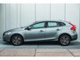 Volvo V40 T2 Geartronic Nordic+ | Trekhaak | Lederen bekleding | Standkachel | Navigatie | Parkeersensoren voor + achter | LED koplampen | Standkachel | Voorruitverwarming | Climate control | Stoelverwarming |