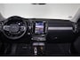 Volvo XC40 B3 Ultimate Dark - Panorama/schuifdak - IntelliSafe Assist & Surround - 360º Camera - Harman/Kardon audio - Verwarmde voorstoelen & stuur - Parkeersensoren voor & achter - Elektr. bedienb. voorstoelen met geheugen links - Draadloze tel. lader - Extra getint glas - 19' LMV