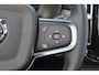 Volvo XC40 B3 Ultimate Dark - Panorama/schuifdak - IntelliSafe Assist & Surround - 360º Camera - Harman/Kardon audio - Verwarmde voorstoelen & stuur - Parkeersensoren voor & achter - Elektr. bedienb. voorstoelen met geheugen links - Draadloze tel. lader - Extra getint glas - 19' LMV