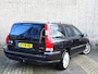 Volvo V70 2.4 T Aut. | Budget auto | Trekhaak |  Nw APK | Leer | Allseason |