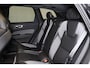 Volvo XC60 T6 Recharge AWD Plus Black Edition - Panorama/schuifdak - IntelliSafe Assist & Surround - Adaptieve LED koplampen - Parkeercamera achter - Verwarmde voorstoelen, stuur & achterbank - Parkeersensoren voor & achter - Elektr. bedienb. voorstoelen met geheugen - Draadloze tel. lader - Extra getint glas - 21' LMV
