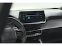 Peugeot 2008 PureTech 130 EAT8 Active Pack | Parkeersensoren | Apple CarPlay | Climate Control | Stoelverwarming