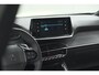 Peugeot 2008 PureTech 130 EAT8 Active Pack | Parkeersensoren | Apple CarPlay | Climate Control | Stoelverwarming