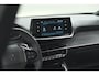 Peugeot 2008 PureTech 130 EAT8 Active Pack | Parkeersensoren | Apple CarPlay | Climate Control | Stoelverwarming