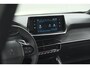 Peugeot 2008 PureTech 130 EAT8 Active Pack | Parkeersensoren | Apple CarPlay | Climate Control | Stoelverwarming