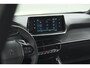 Peugeot 2008 PureTech 130 EAT8 Active Pack | Parkeersensoren | Apple CarPlay | Climate Control | Stoelverwarming
