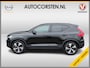 Volvo XC40 Recharge P8 AWD 408pk R-Design SOH 90% Adap.Cruise Navi Ecc Camera Apple Carplay Android Auto Pdc Stoelverwarming Lmv 19" Privacy Glas Google Maps DAB+ Origineel Nederlandse Auto Nieuwprijs €59.825,-