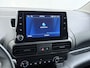 Peugeot Partner T 111PK BENZINE 3-Peroons Apple Carplay Android Auto Navi Airco Cruise Control Pdc DAB Regen-Lichtsensor Premium Euro 6 Betonplex Vloer Schuifdeur Achterdeuren Geen Gezeur met Millieuzones! Zeer compleet! Marge auto, dus er komt GEEN BTW bij !