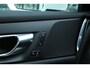 Volvo V60 T8 Automaat Twin Engine AWD Inscription | Panoramadak | Semi elektrische trekhaak | Head up display | Elektrisch bedienbare voorstoelen | Nappa Lederen interieur | Rondomzicht Camera | Adaptieve Cruise Control