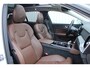 Volvo V60 T8 Automaat Twin Engine AWD Inscription | Panoramadak | Semi elektrische trekhaak | Head up display | Elektrisch bedienbare voorstoelen | Nappa Lederen interieur | Rondomzicht Camera | Adaptieve Cruise Control