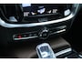 Volvo V60 T8 Automaat Twin Engine AWD Inscription |Panoramadak| Head up display| Electrisch bedienbare voorstoelen| Nappa Lederen interieur| Semi eletrische trekhaak| Rondomzicht Camera| Adaptieve Cruise Control.