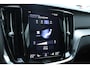 Volvo V60 T8 Automaat Twin Engine AWD Inscription |Panoramadak| Head up display| Electrisch bedienbare voorstoelen| Nappa Lederen interieur| Semi eletrische trekhaak| Rondomzicht Camera| Adaptieve Cruise Control.